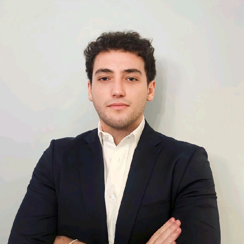 Foto del fundador Victor Vallejo